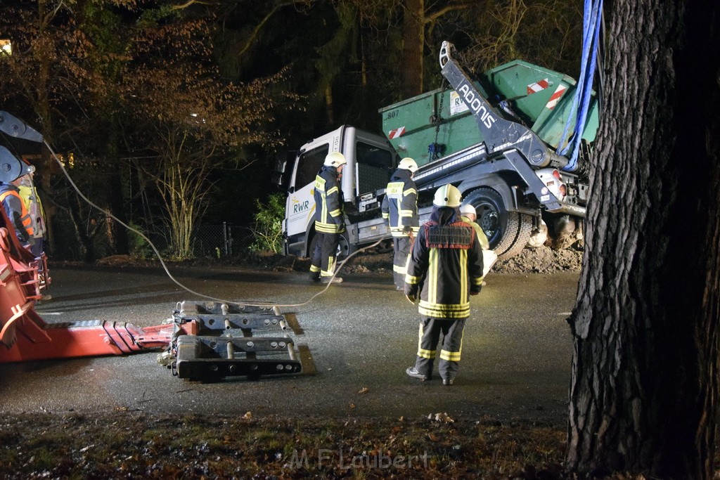 Container LKW umgestuerzt Koeln Brueck Bruecker- Dellbruecker Mauspfad P484.JPG - Miklos Laubert